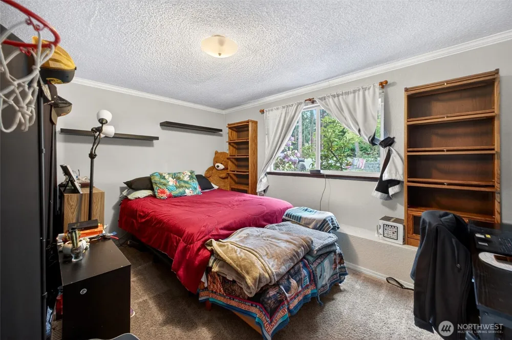 4216 W Tapps Drive E Lake Tapps, WA 98391