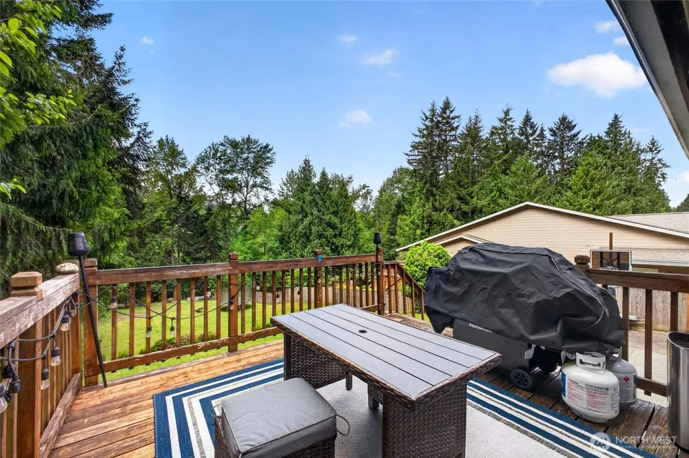 4216 W Tapps Drive E Lake Tapps, WA 98391