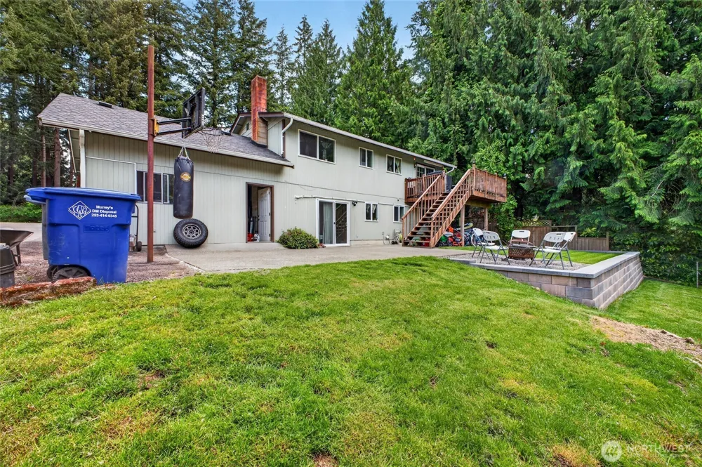 4216 W Tapps Drive E Lake Tapps, WA 98391