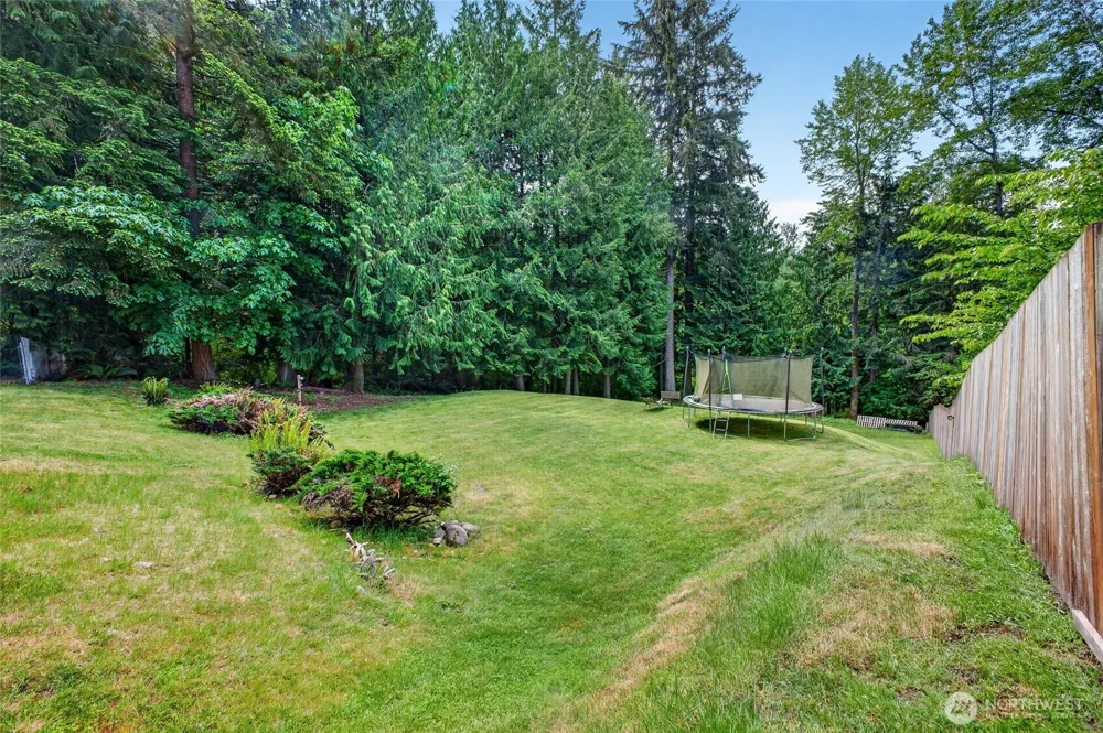 4216 W Tapps Drive E Lake Tapps, WA 98391