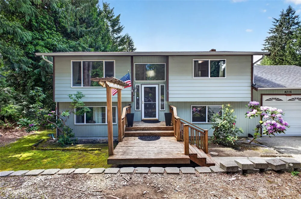 4216 W Tapps Drive E Lake Tapps, WA 98391