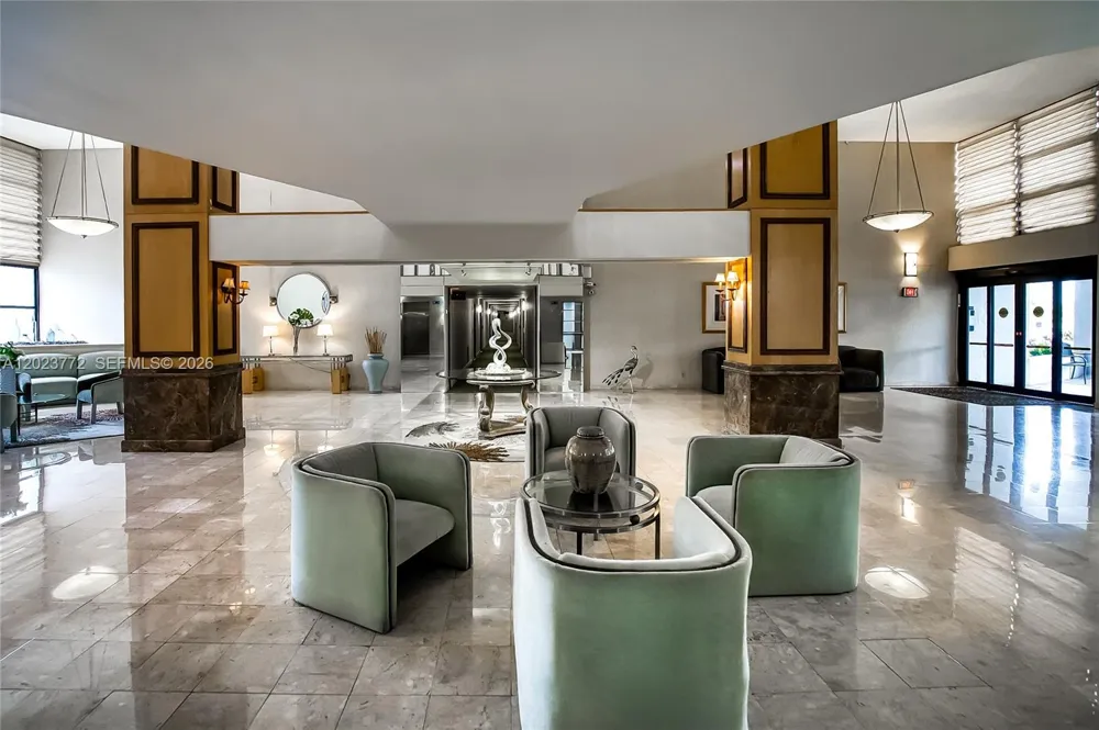 600 SW Parkview Dr #505 Hallandale Beach, FL 33009