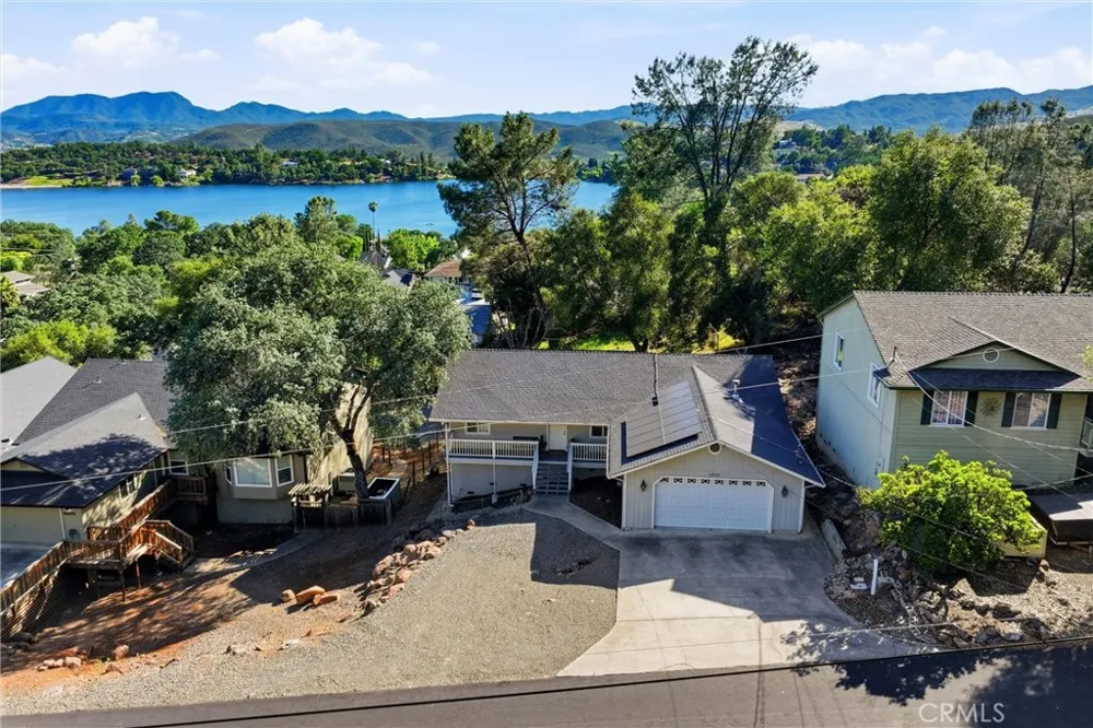 18685 Oak Grove Hidden Valley Lake, CA 95467
