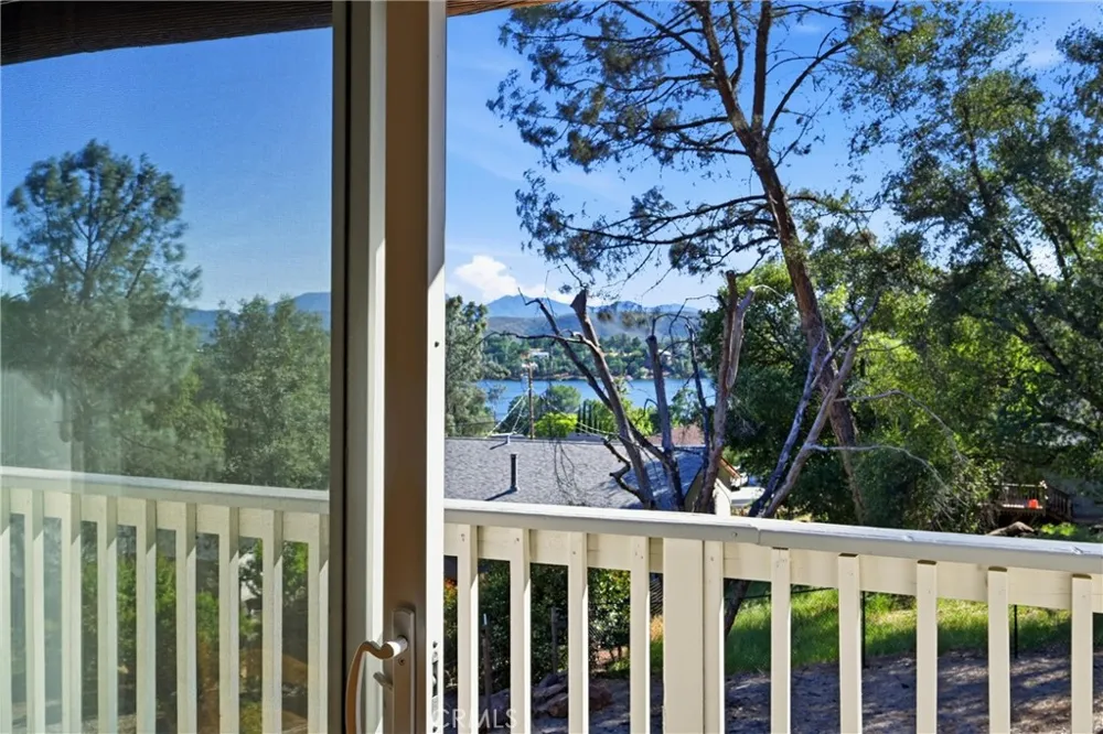 18685 Oak Grove Hidden Valley Lake, CA 95467
