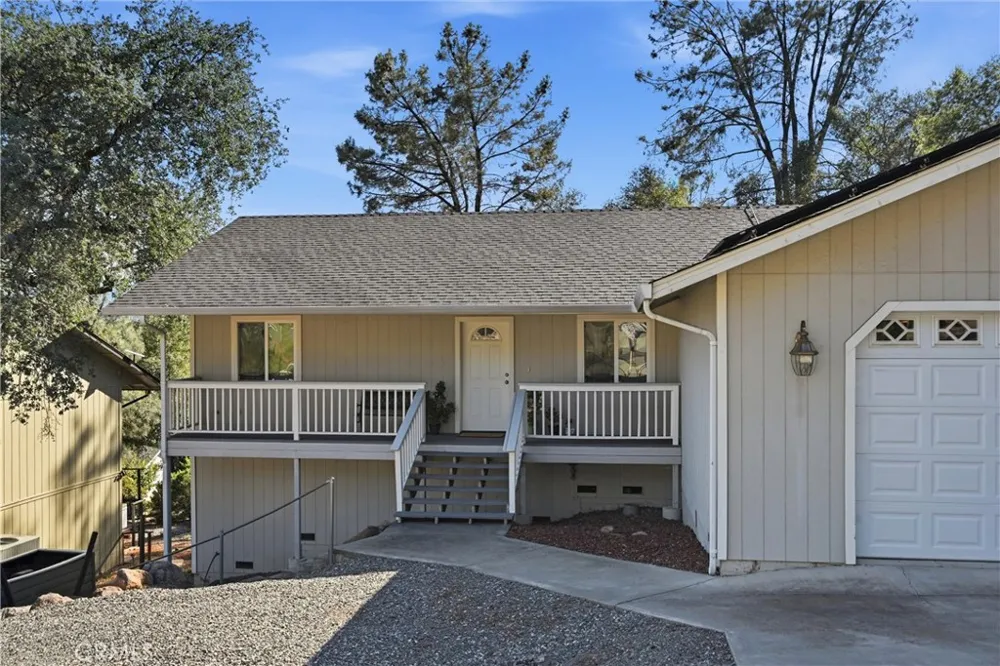 18685 Oak Grove Hidden Valley Lake, CA 95467