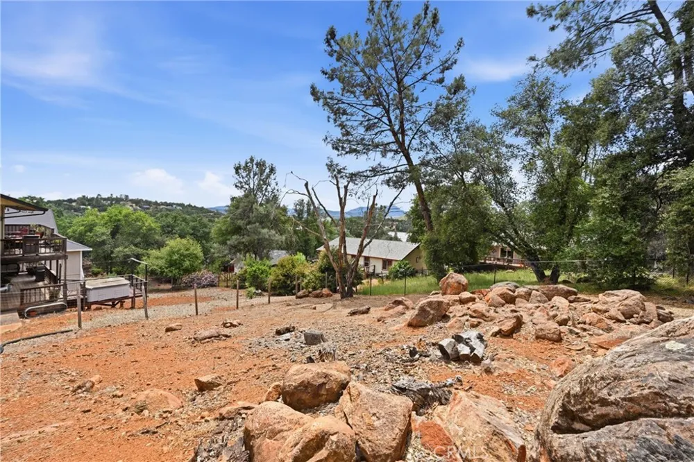 18685 Oak Grove Hidden Valley Lake, CA 95467