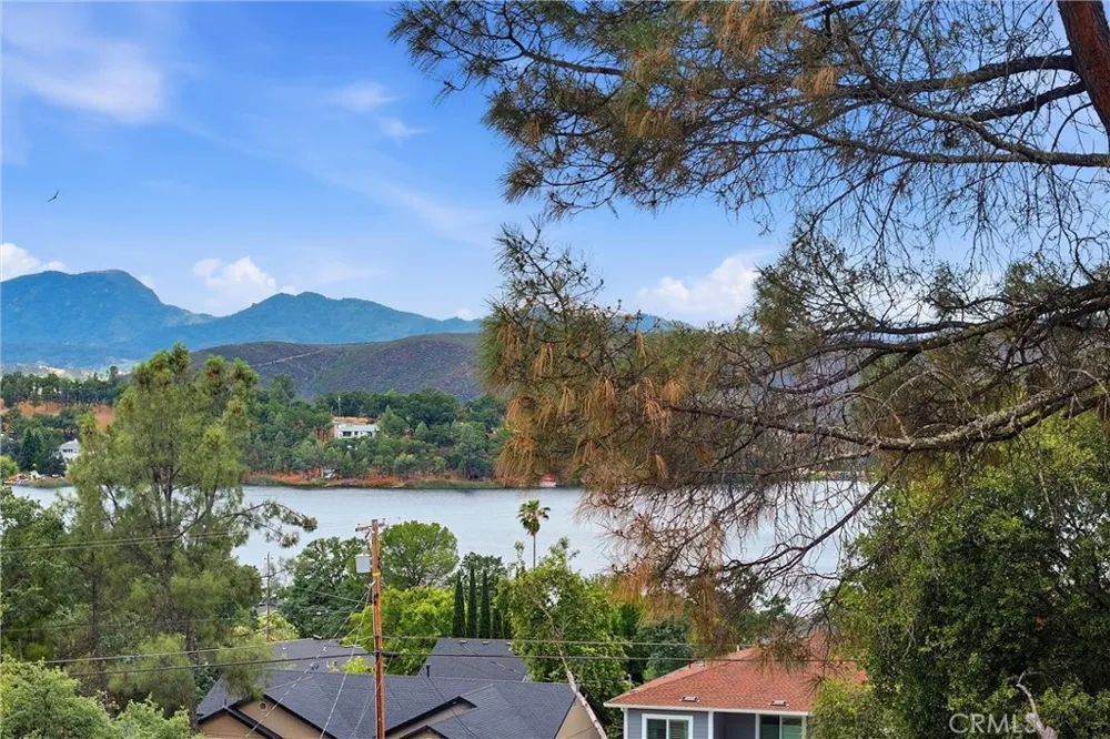 18685 Oak Grove Hidden Valley Lake, CA 95467