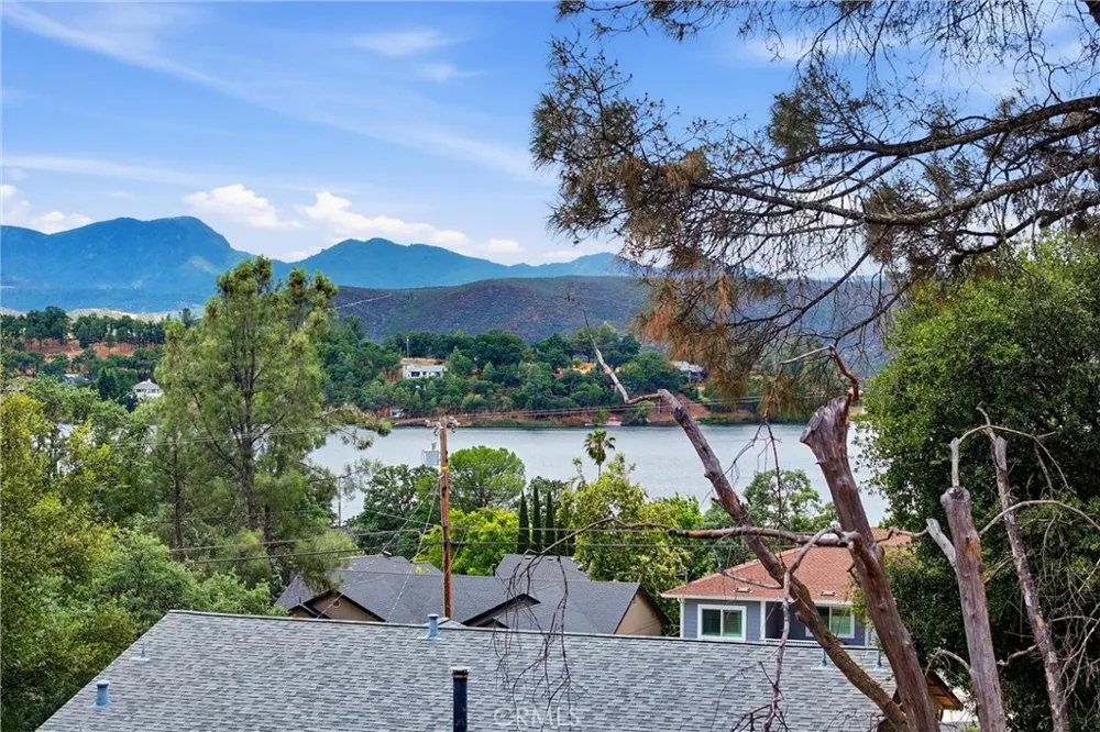 18685 Oak Grove Hidden Valley Lake, CA 95467