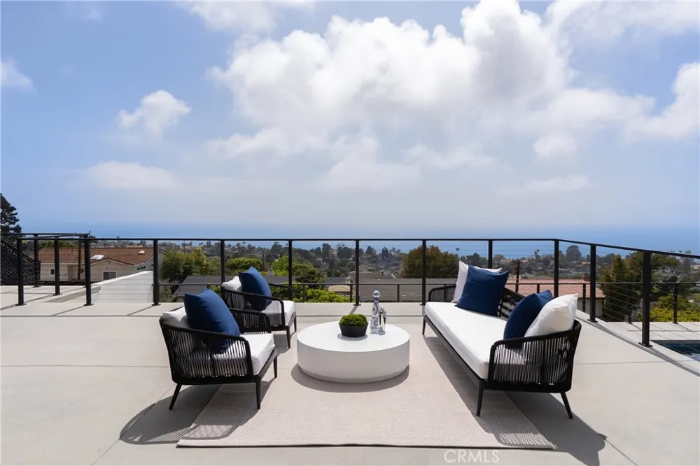28711 Cedarbluff Drive Rancho Palos Verdes, CA 90275