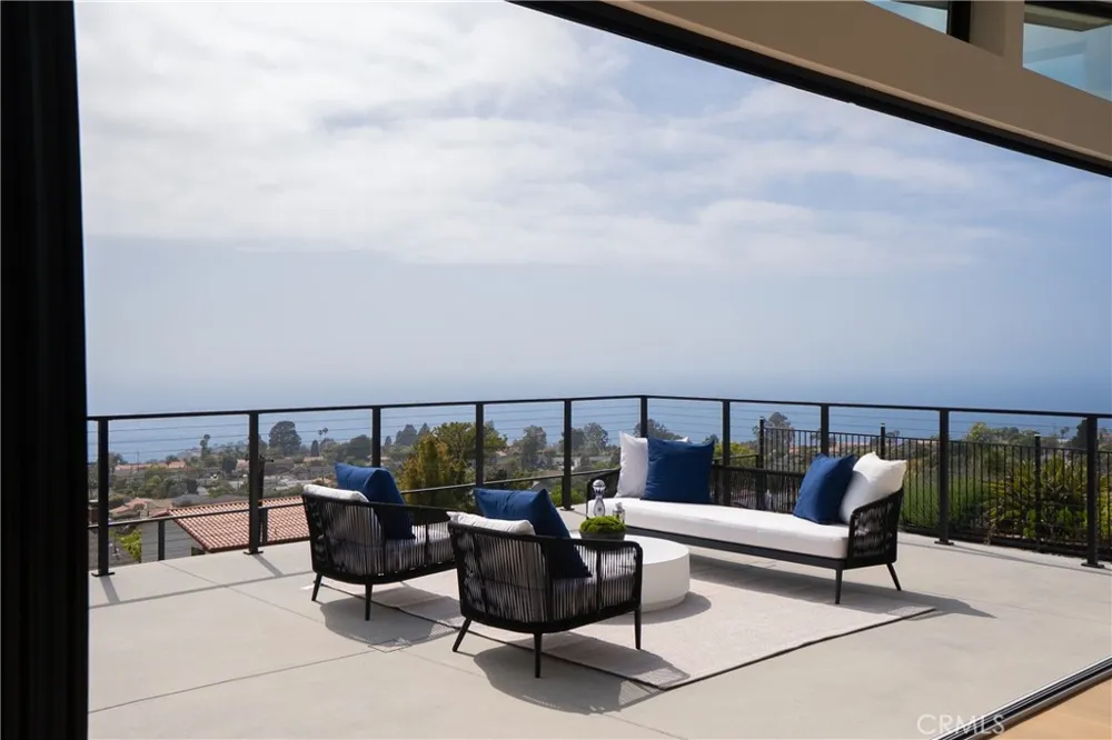28711 Cedarbluff Drive Rancho Palos Verdes, CA 90275