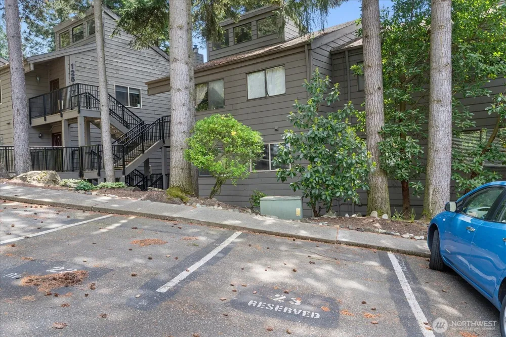 12517 NE 23rd Place #A3 Bellevue, WA 98005