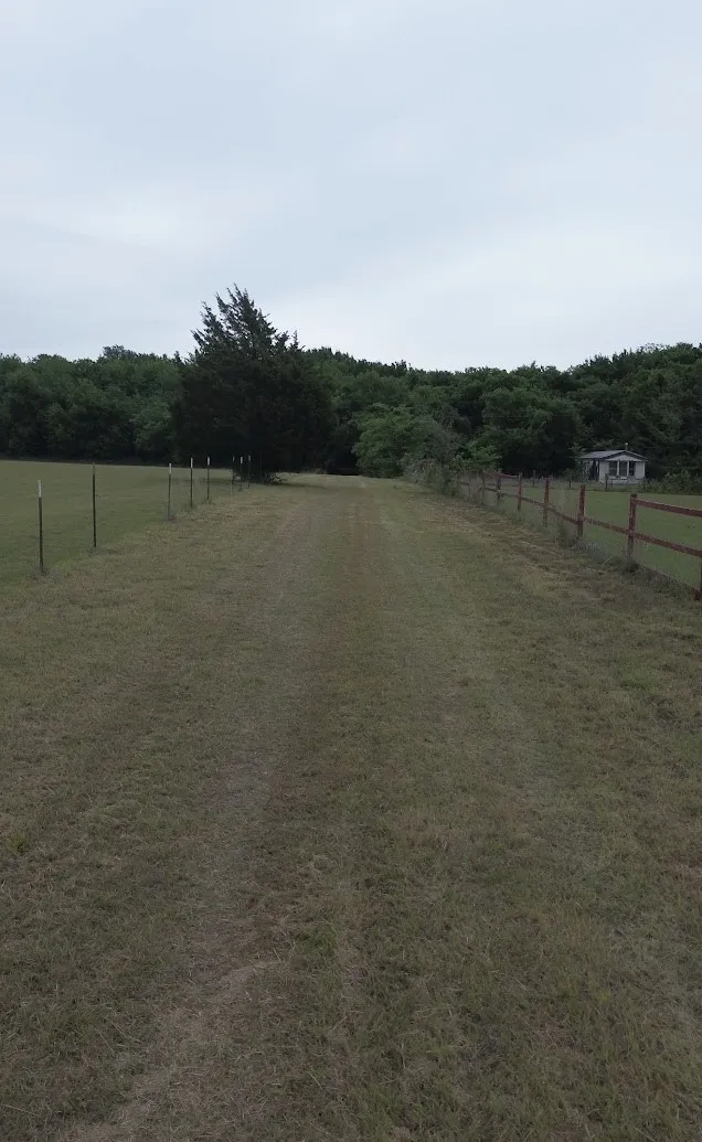 PRIVATE ROAD Milford, TX 76670