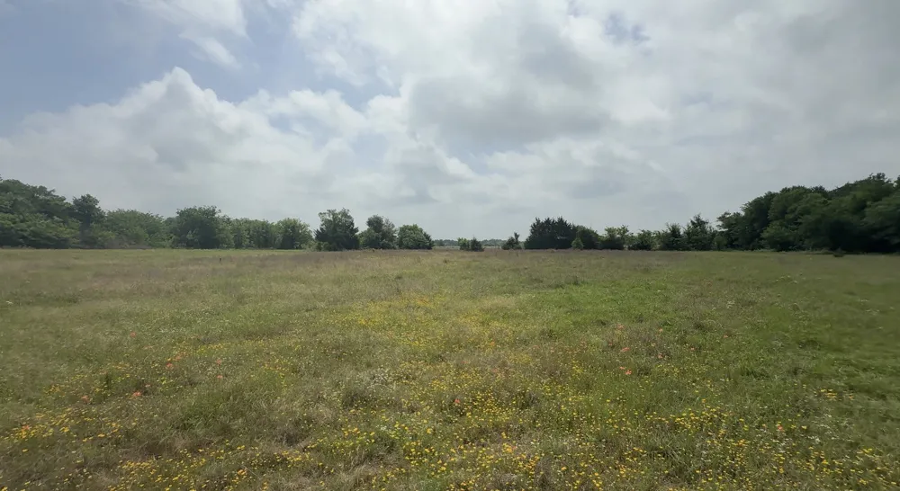 PRIVATE ROAD Milford, TX 76670