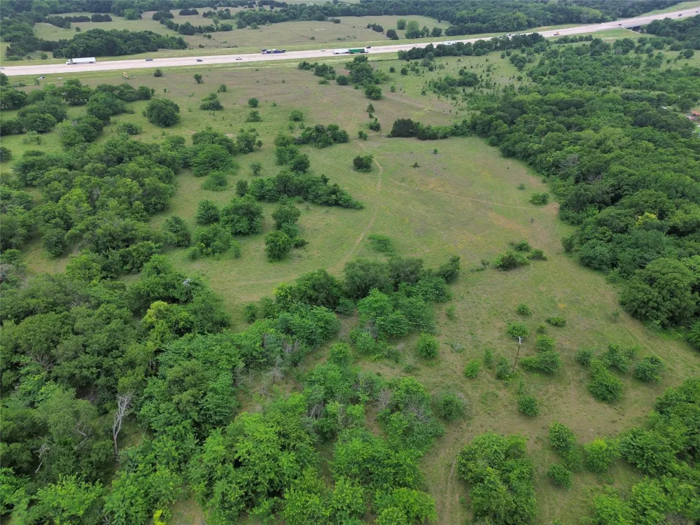 PRIVATE ROAD Milford, TX 76670