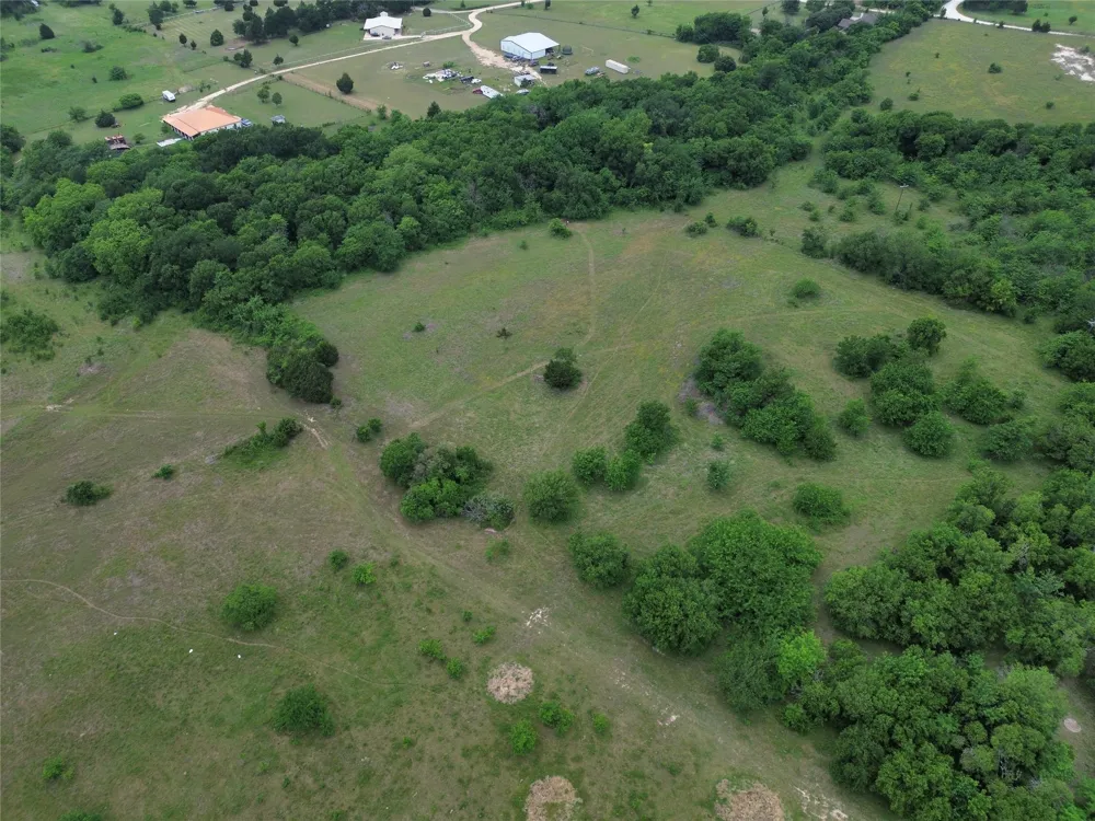 PRIVATE ROAD Milford, TX 76670