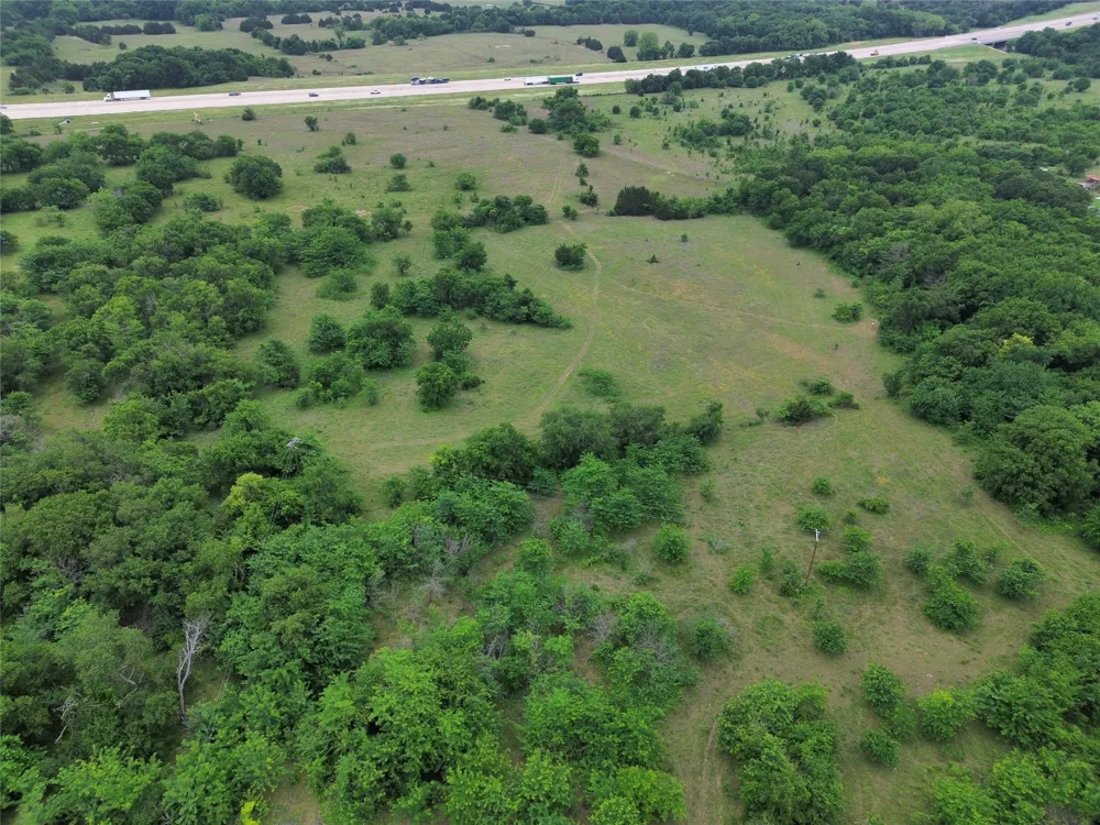 PRIVATE ROAD Milford, TX 76670