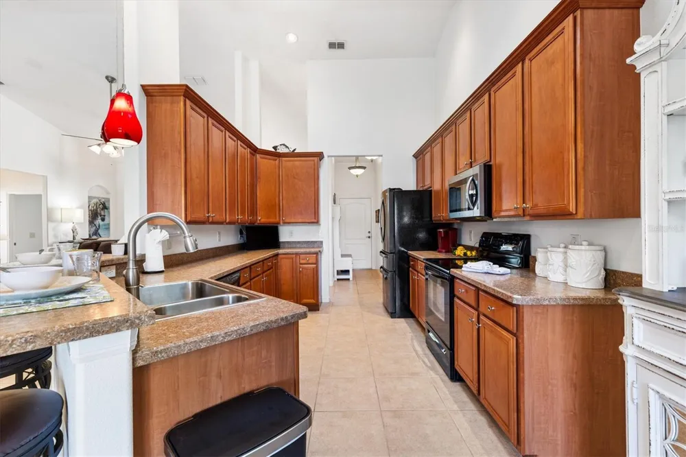 12107 EAGLE POINT COURT Leesburg, FL 34788