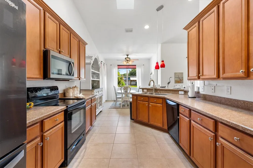 12107 EAGLE POINT COURT Leesburg, FL 34788