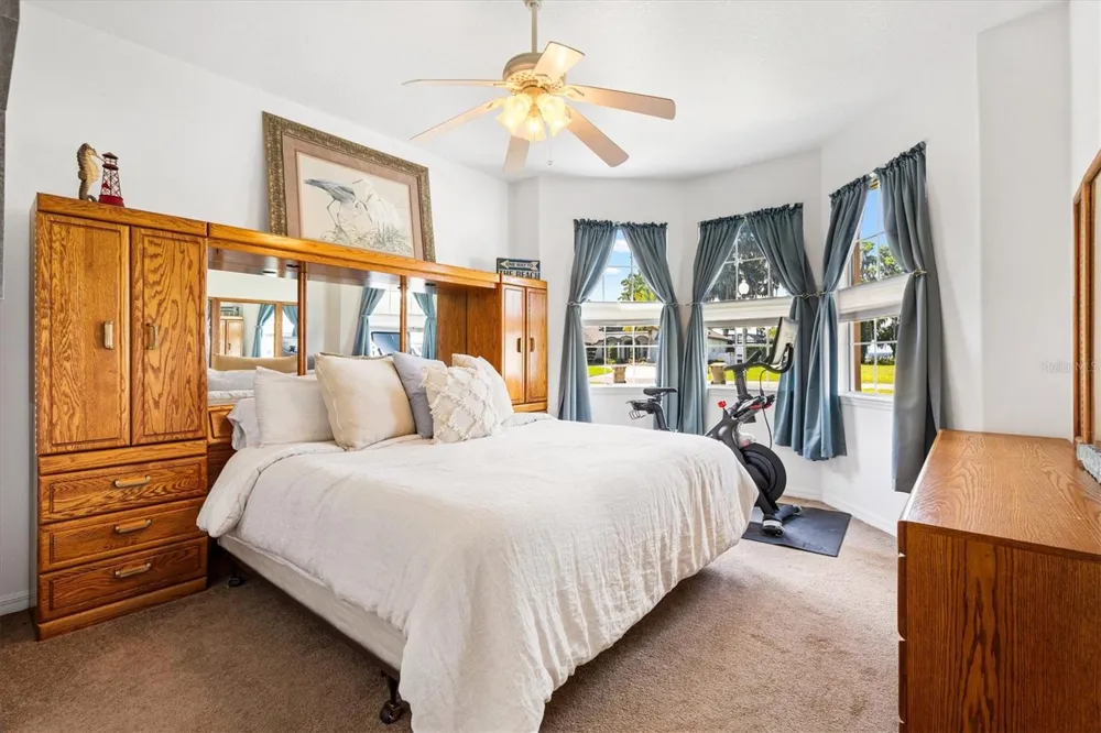 12107 EAGLE POINT COURT Leesburg, FL 34788