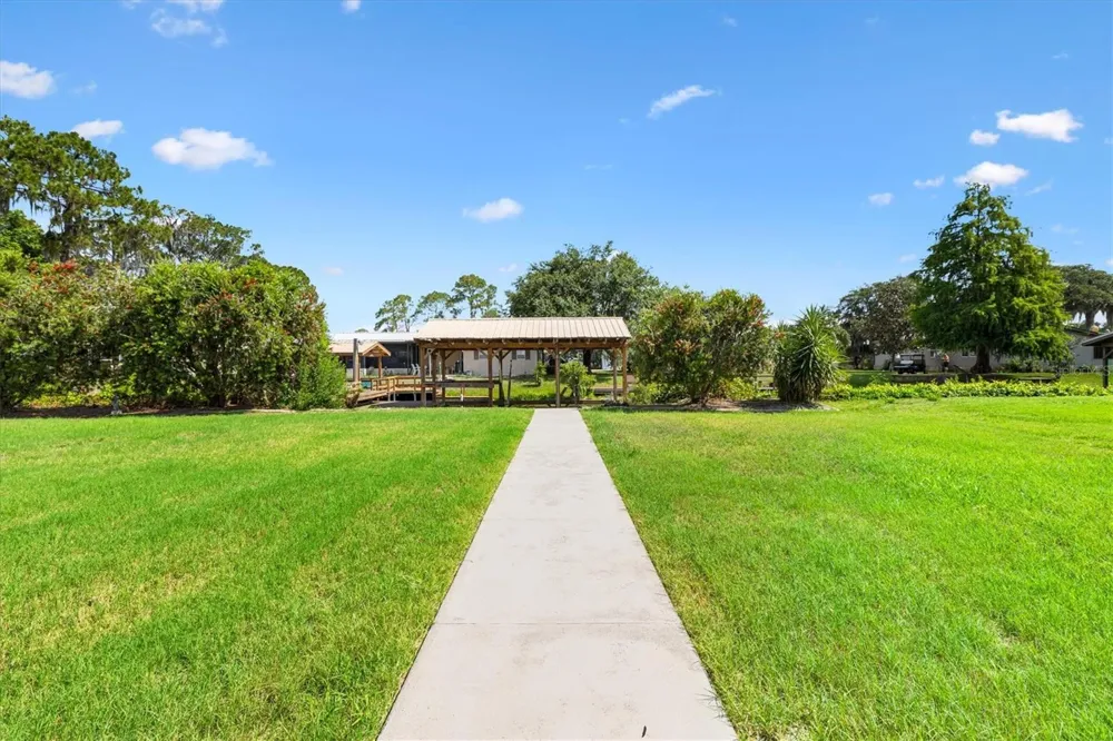 12107 EAGLE POINT COURT Leesburg, FL 34788