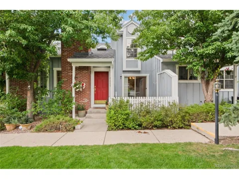 6806 Los Reyes Circle