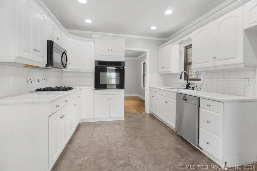 1535 S Delaware Place Tulsa, OK 74104