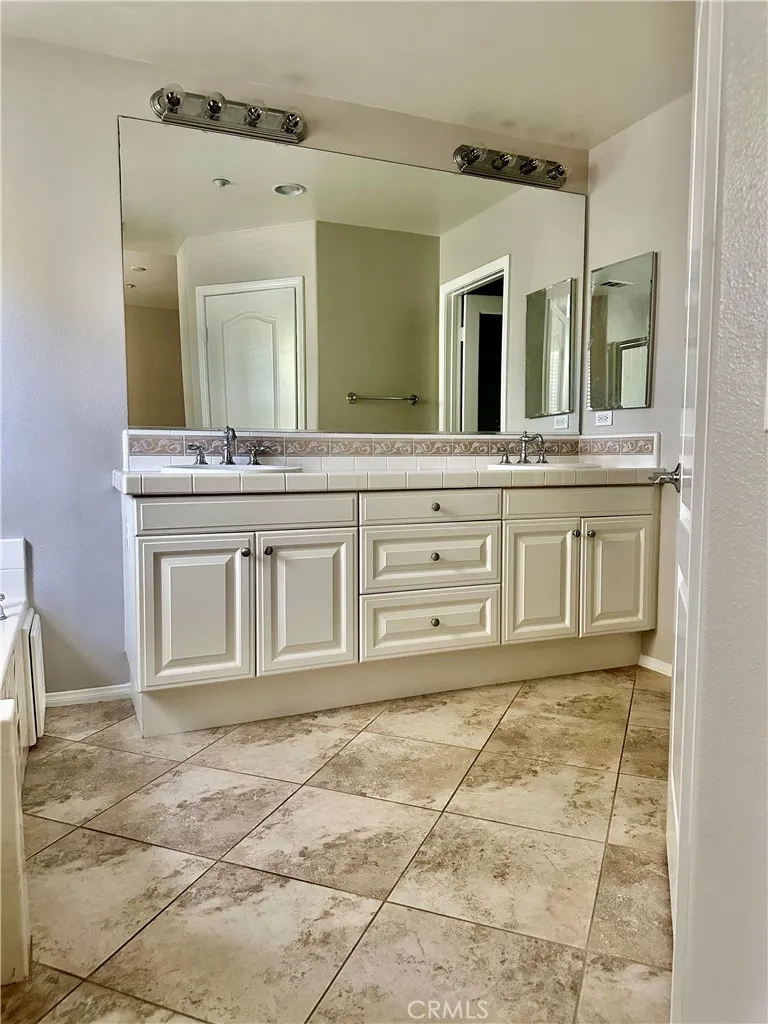 21 Durlston Ladera Ranch, CA 92694