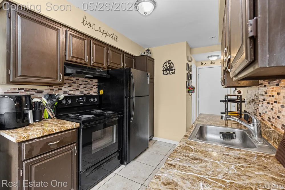 7736 Lake Ridge Drive Waterford Charter Township, MI 48327
