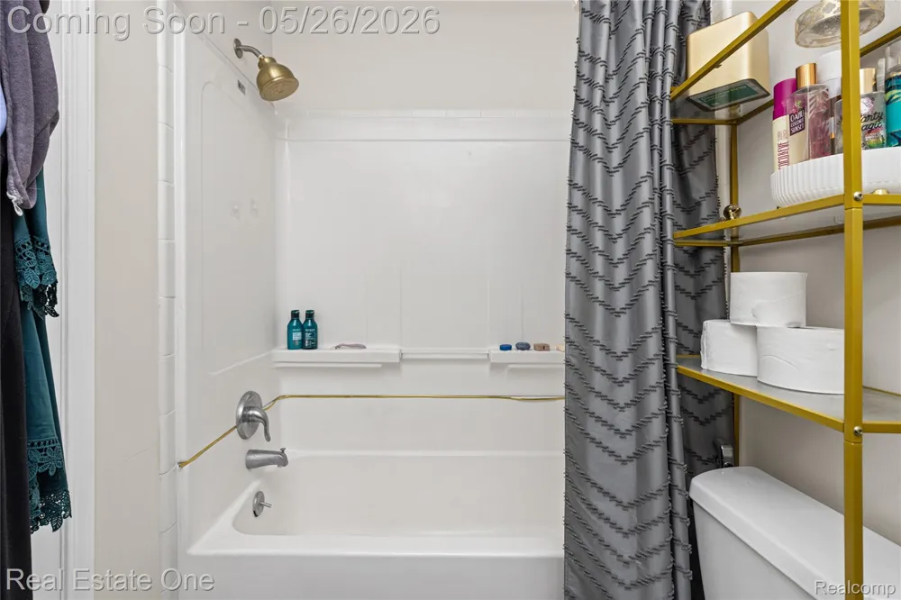 7736 Lake Ridge Drive Waterford Charter Township, MI 48327