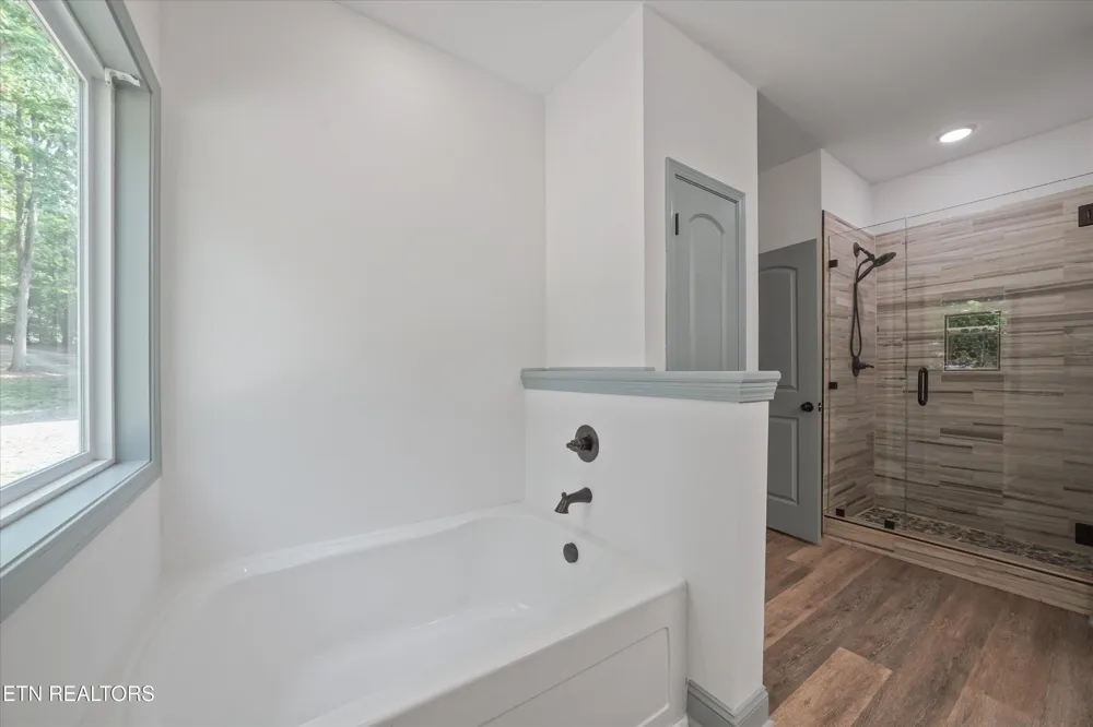 1925 Harbor Lane Dandridge, TN 37725