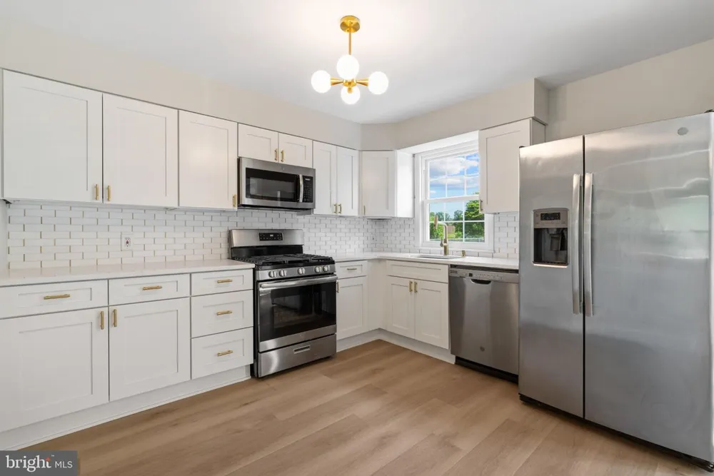 250 FAIRVIEW AVENUE West Berlin, NJ 08091