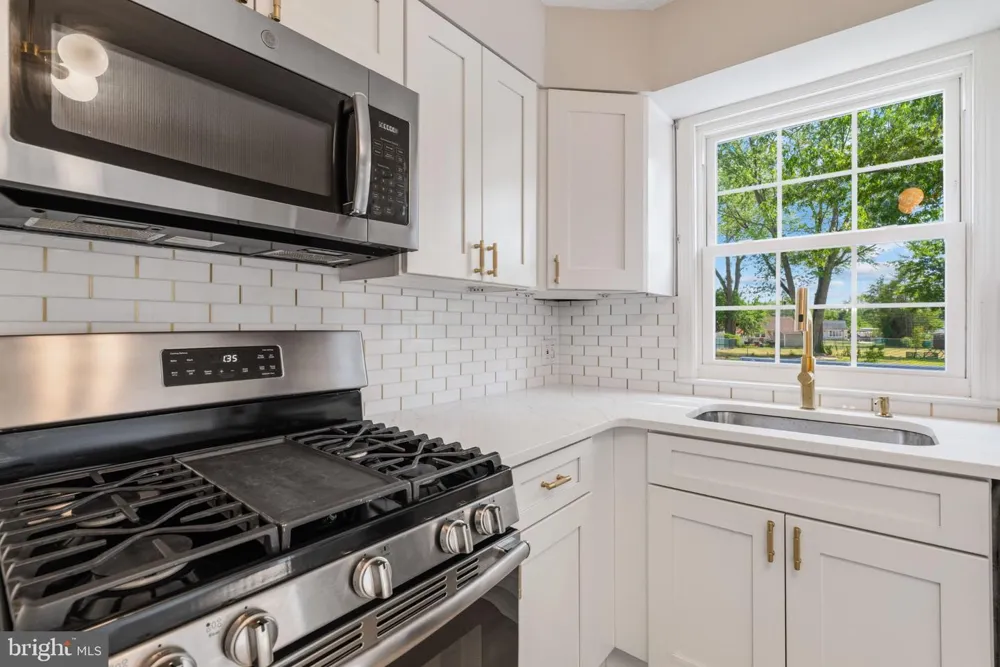 250 FAIRVIEW AVENUE West Berlin, NJ 08091