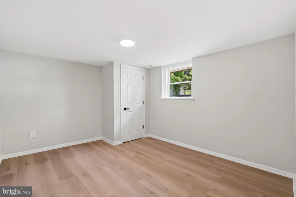 250 FAIRVIEW AVENUE West Berlin, NJ 08091