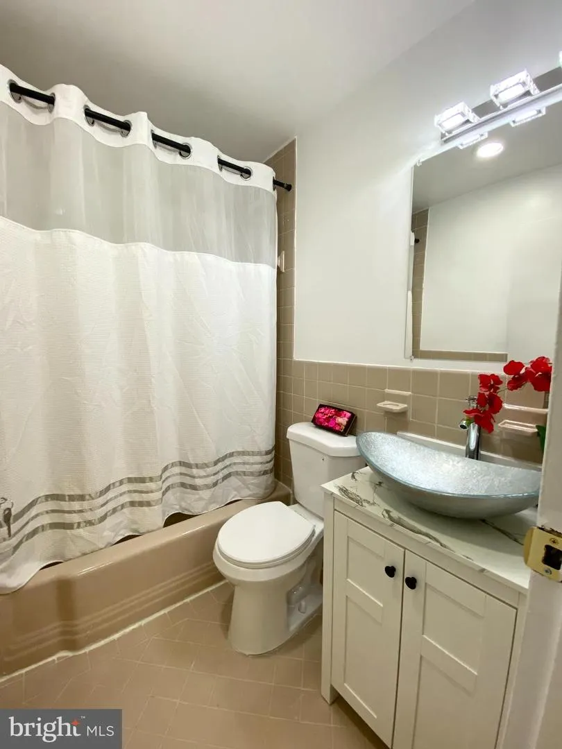 1900 LYTTONSVILLE ROAD #114 Silver Spring, MD 20910