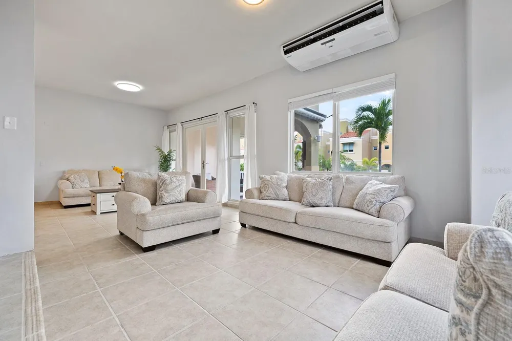 90 CANDELERO DR #84 Humacao, PR 00791