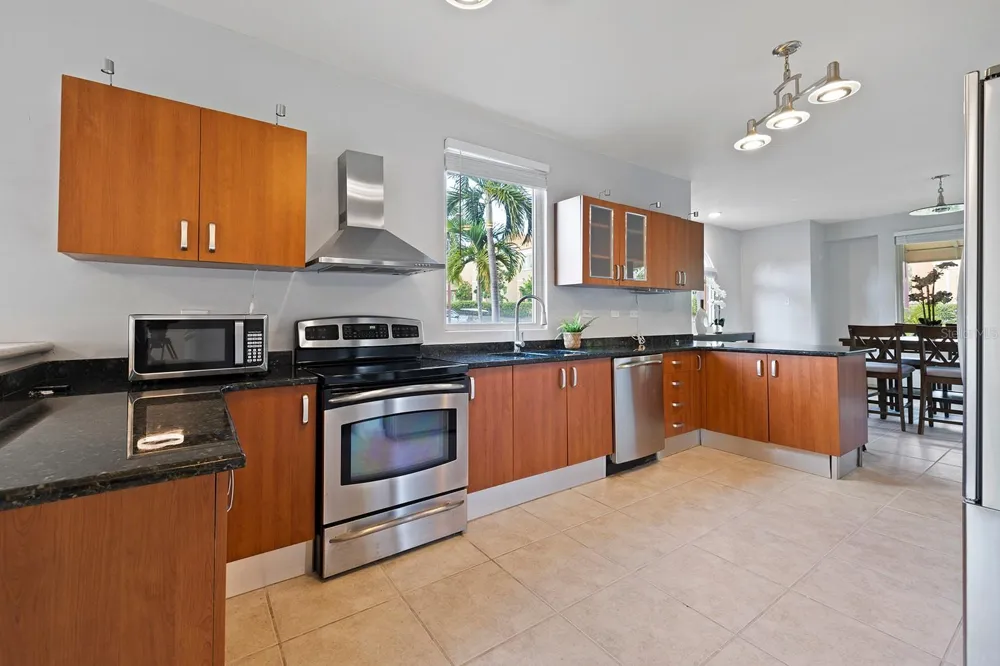 90 CANDELERO DR #84 Humacao, PR 00791
