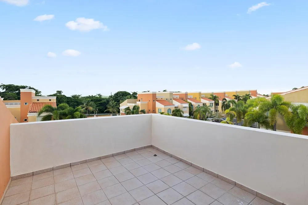 90 CANDELERO DR #84 Humacao, PR 00791
