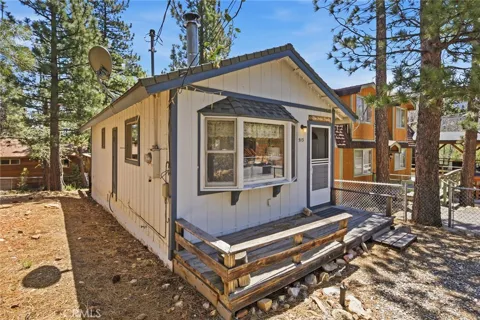 513 Cedar Ln
