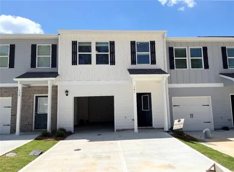 141 Village Green Drive NW