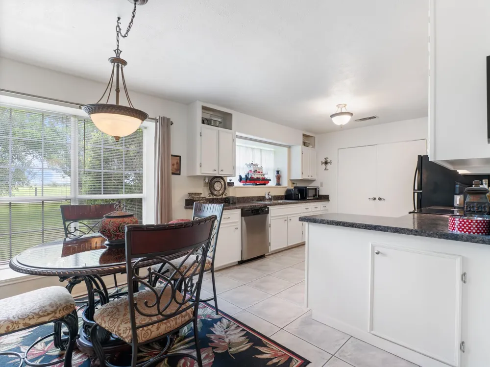 1103 Green Avenue Palacios, TX 77465