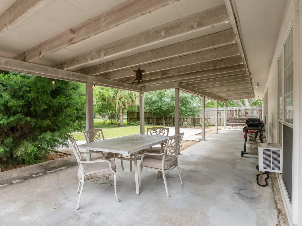 1103 Green Avenue Palacios, TX 77465