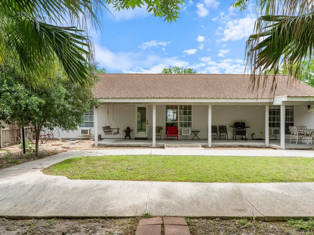 1103 Green Avenue Palacios, TX 77465