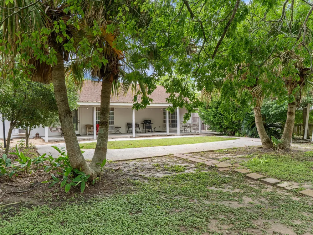 1103 Green Avenue Palacios, TX 77465