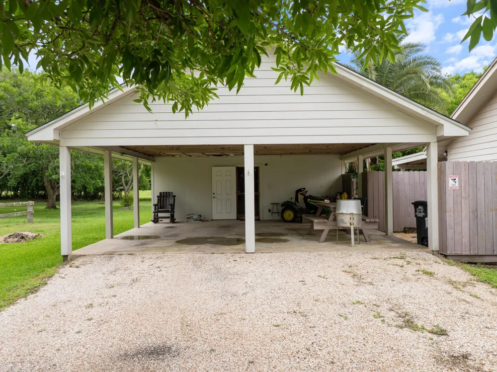 1103 Green Avenue Palacios, TX 77465
