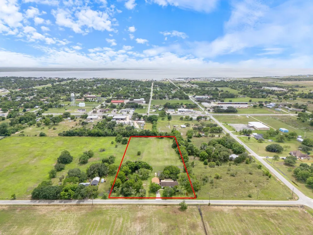 1103 Green Avenue Palacios, TX 77465