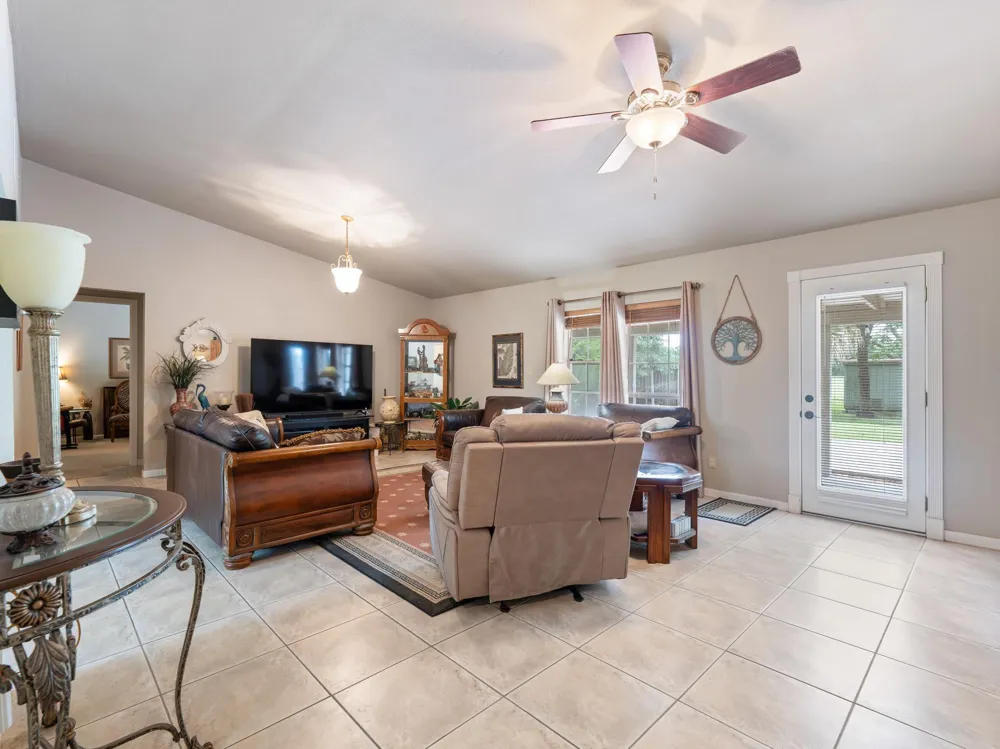 1103 Green Avenue Palacios, TX 77465