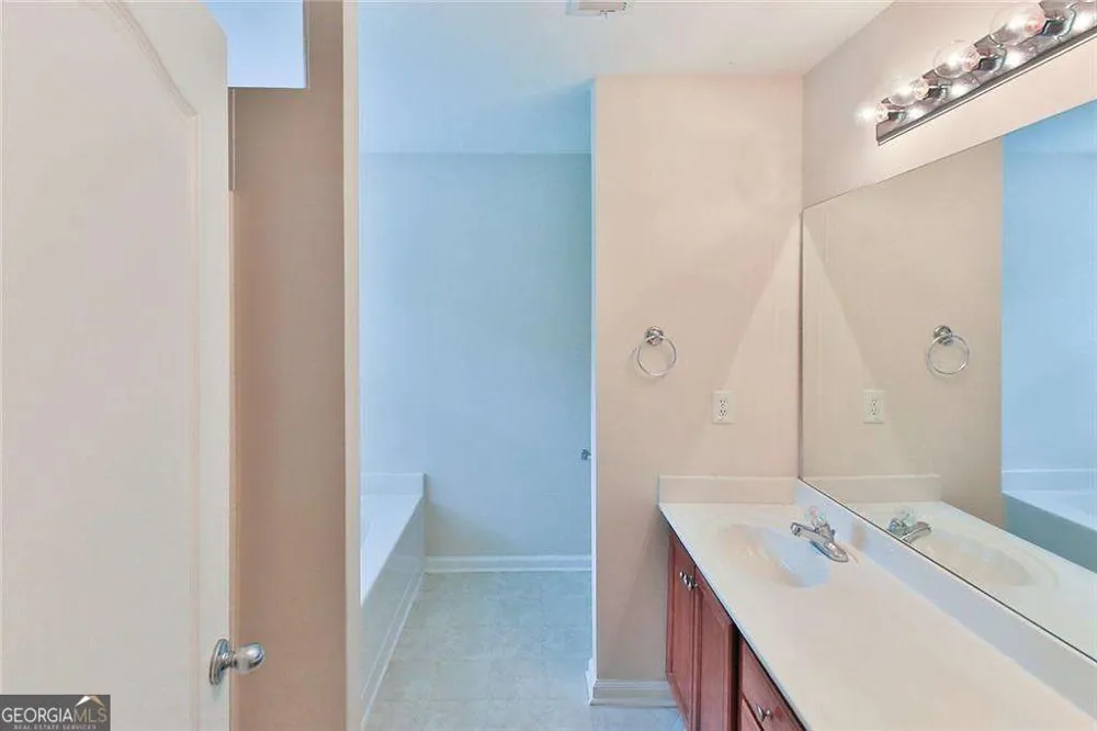 893 Port West DR Auburn, GA 30011