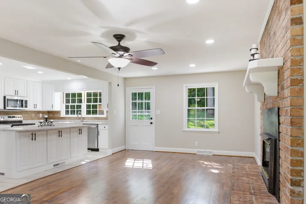 54 Stonewood FRST Toccoa, GA 30577