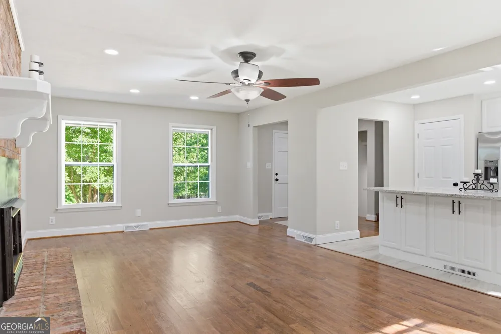 54 Stonewood FRST Toccoa, GA 30577