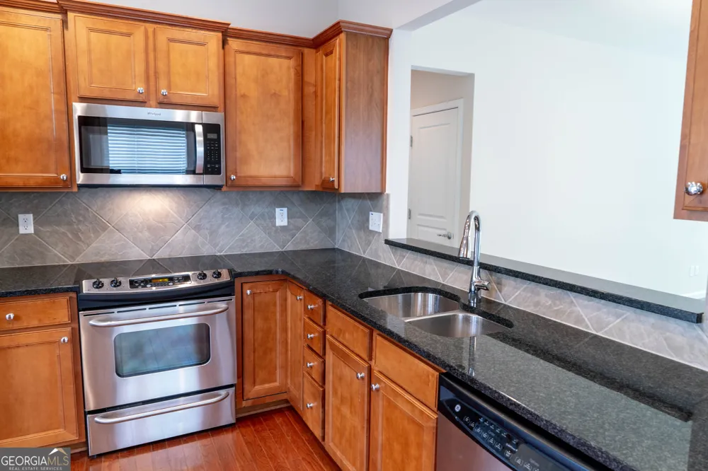 6372 Rockpoint LN Hoschton, GA 30548